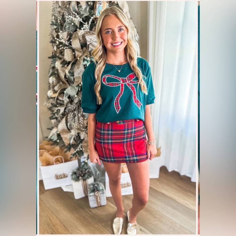 She + Sky: Short Sleeve Festive Plaid Bow Sweater Size Small